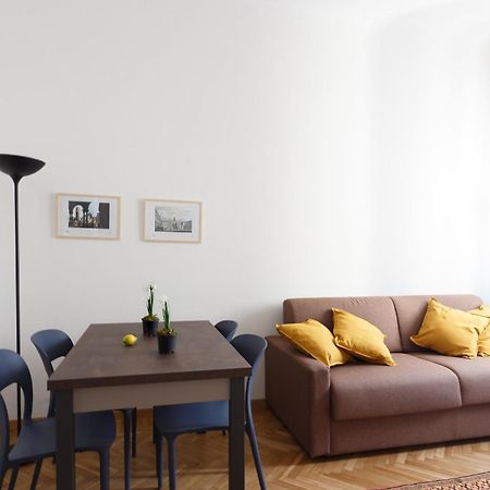 Renovated 3 Bedroom Apartment In The City Center トリノ エクステリア 写真