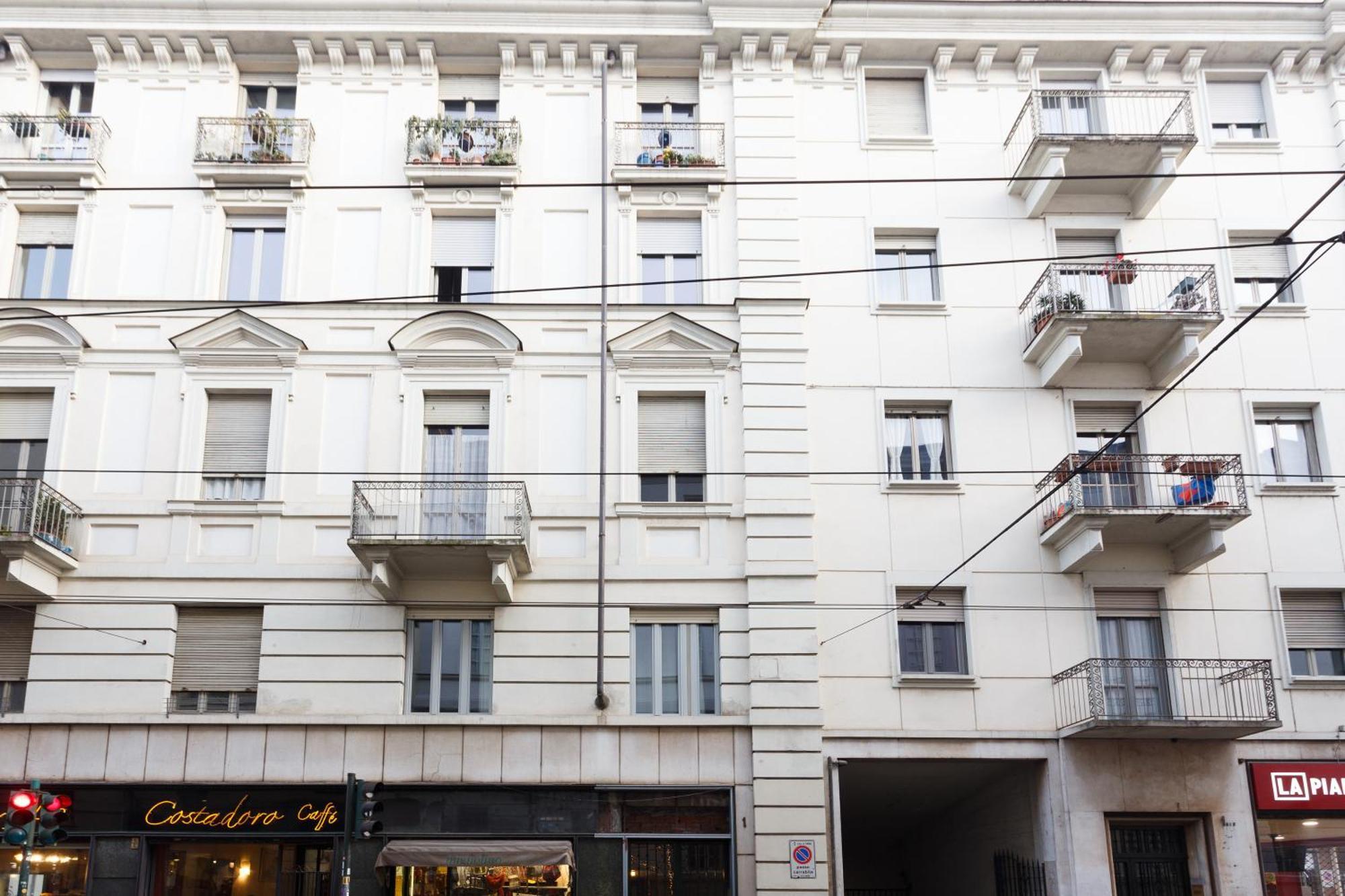 Renovated 3 Bedroom Apartment In The City Center トリノ エクステリア 写真